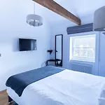 Apartment 6 At Number 8: City Centre, 1 Bedroom, Sofa Bed In Lounge