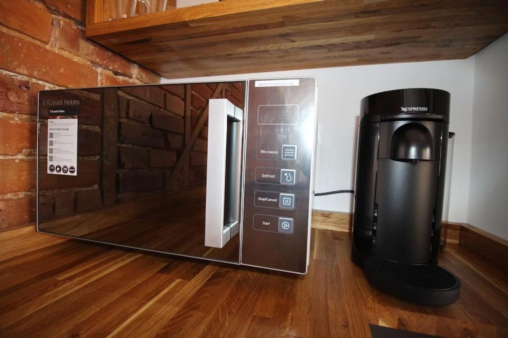 6 At Number 8: City Centre, 1 Bedroom, Sofa Bed In Lounge * Canterbury