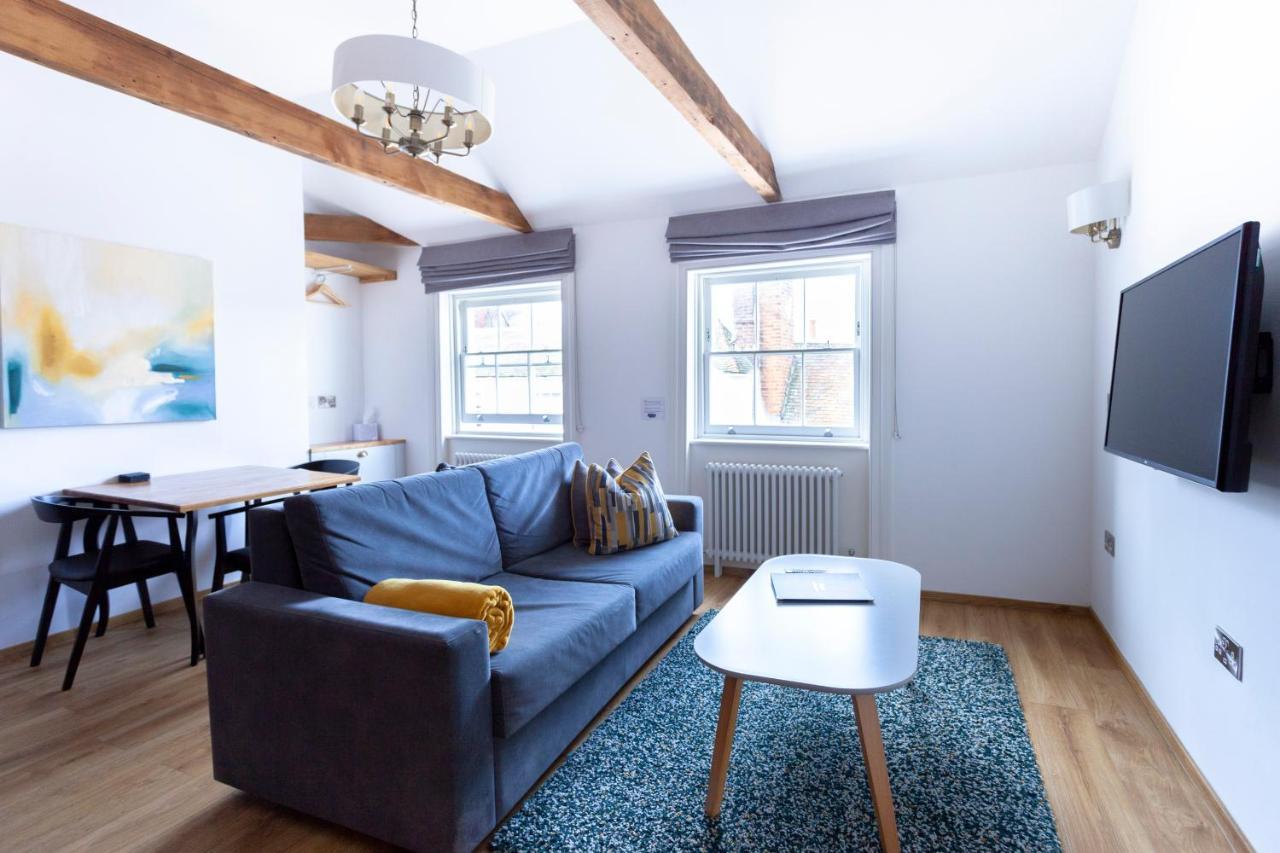 6 At Number 8: City Centre, 1 Bedroom, Sofa Bed In Lounge Canterbury