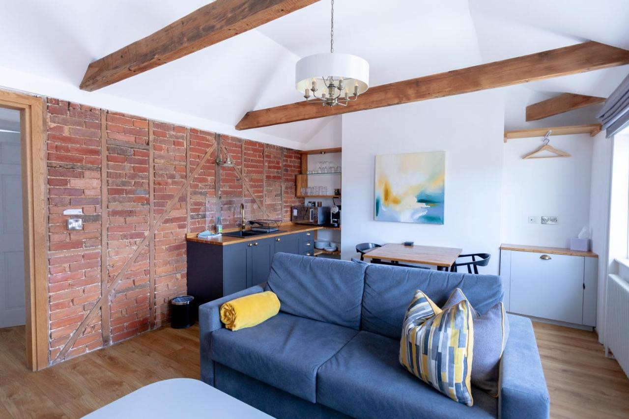Apartment 6 At Number 8: City Centre, 1 Bedroom, Sofa Bed In Lounge *